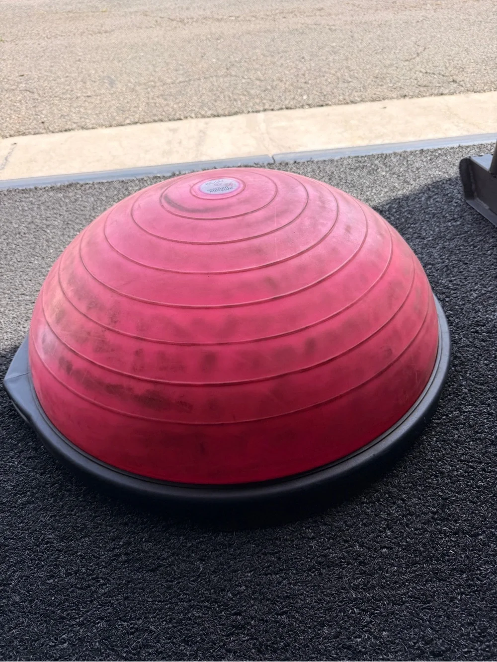 Pair of Balance Trainer Bosu-Bosu Balls in Blue and Pink - Picture 3 of 5